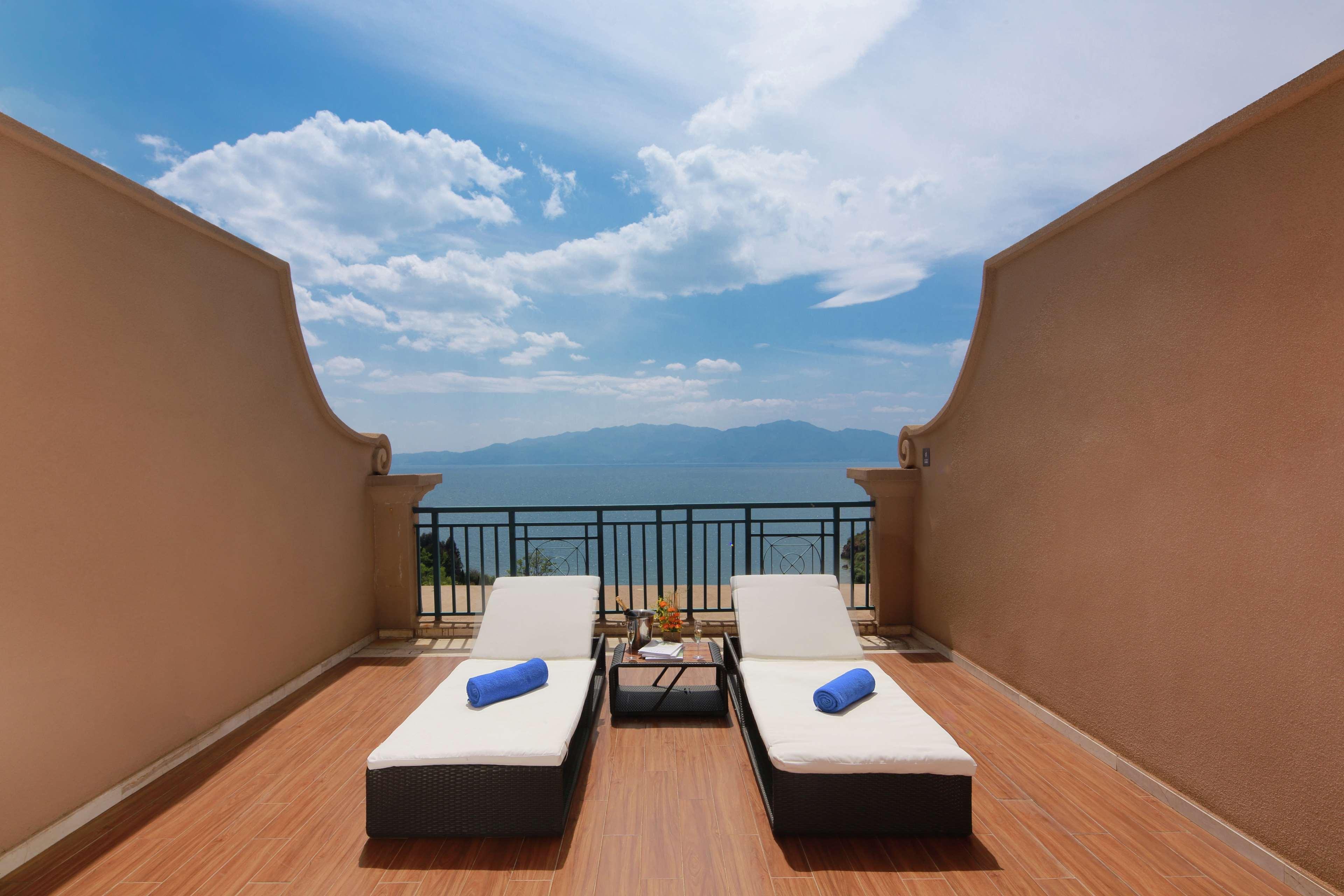 Hilton Yuxi Fuxian Lake Chengjiang  Екстер'єр фото