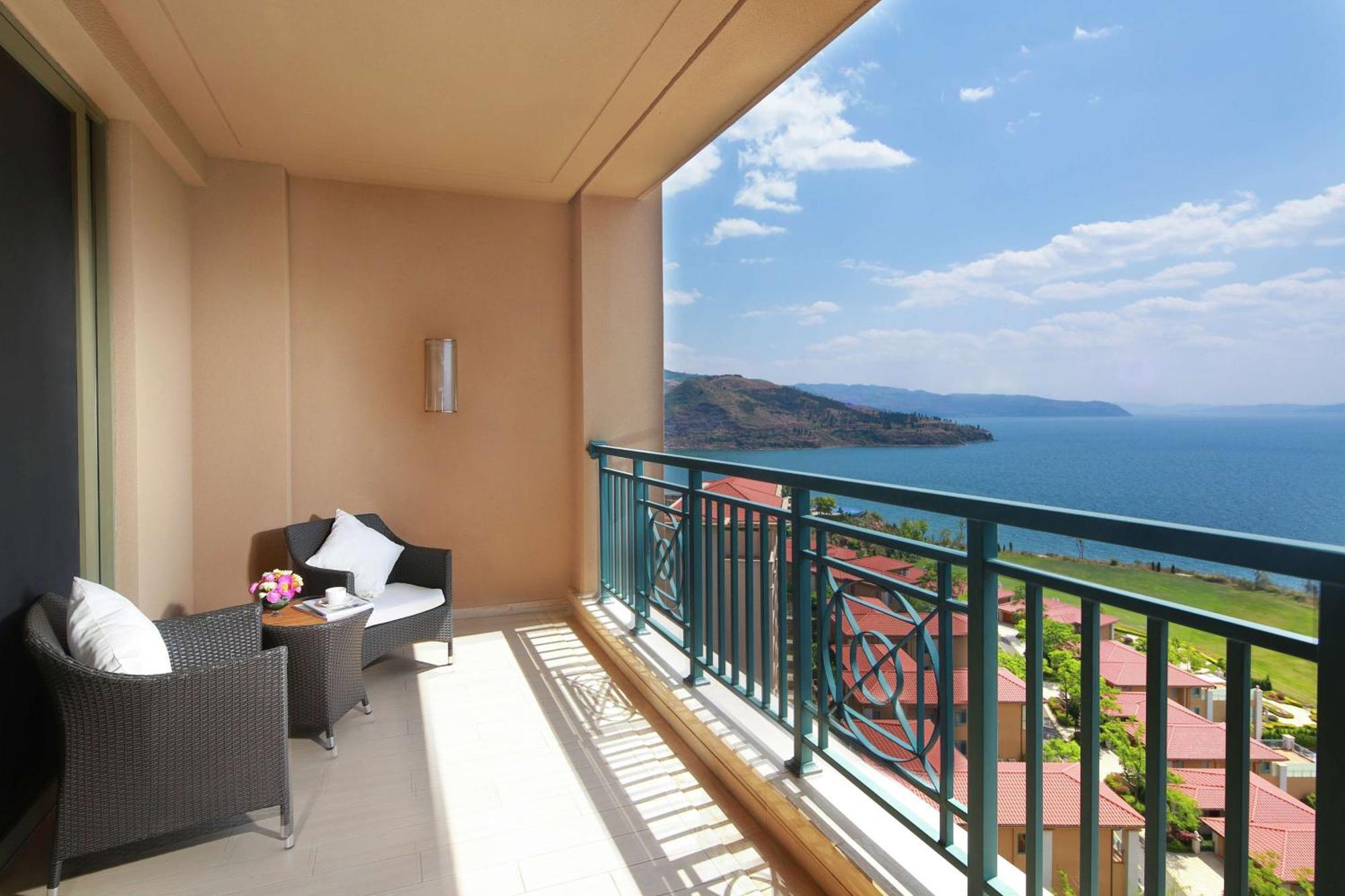 Hilton Yuxi Fuxian Lake Chengjiang  Екстер'єр фото