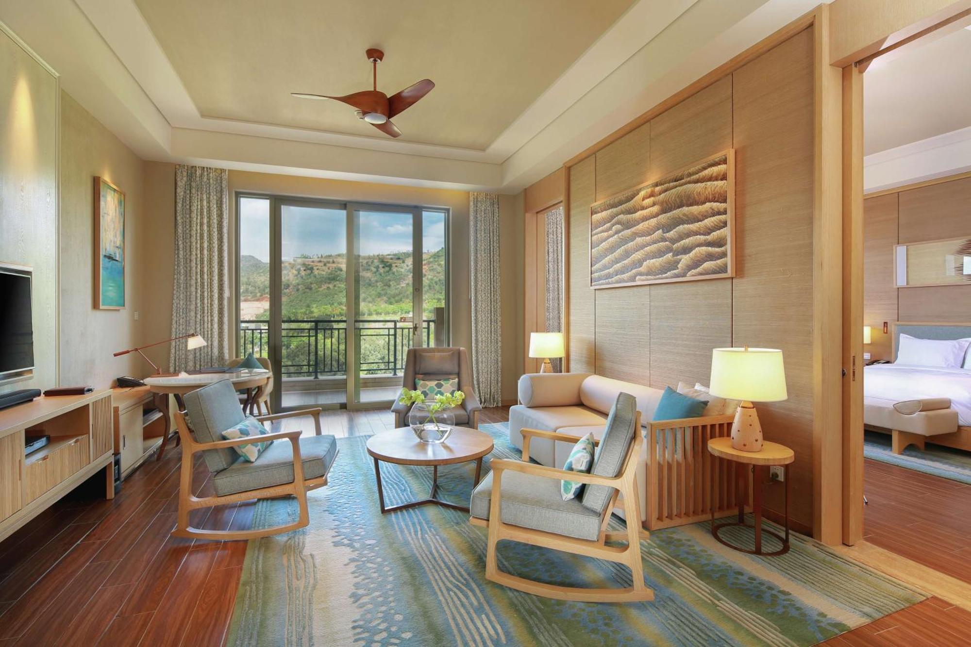 Hilton Yuxi Fuxian Lake Chengjiang  Екстер'єр фото