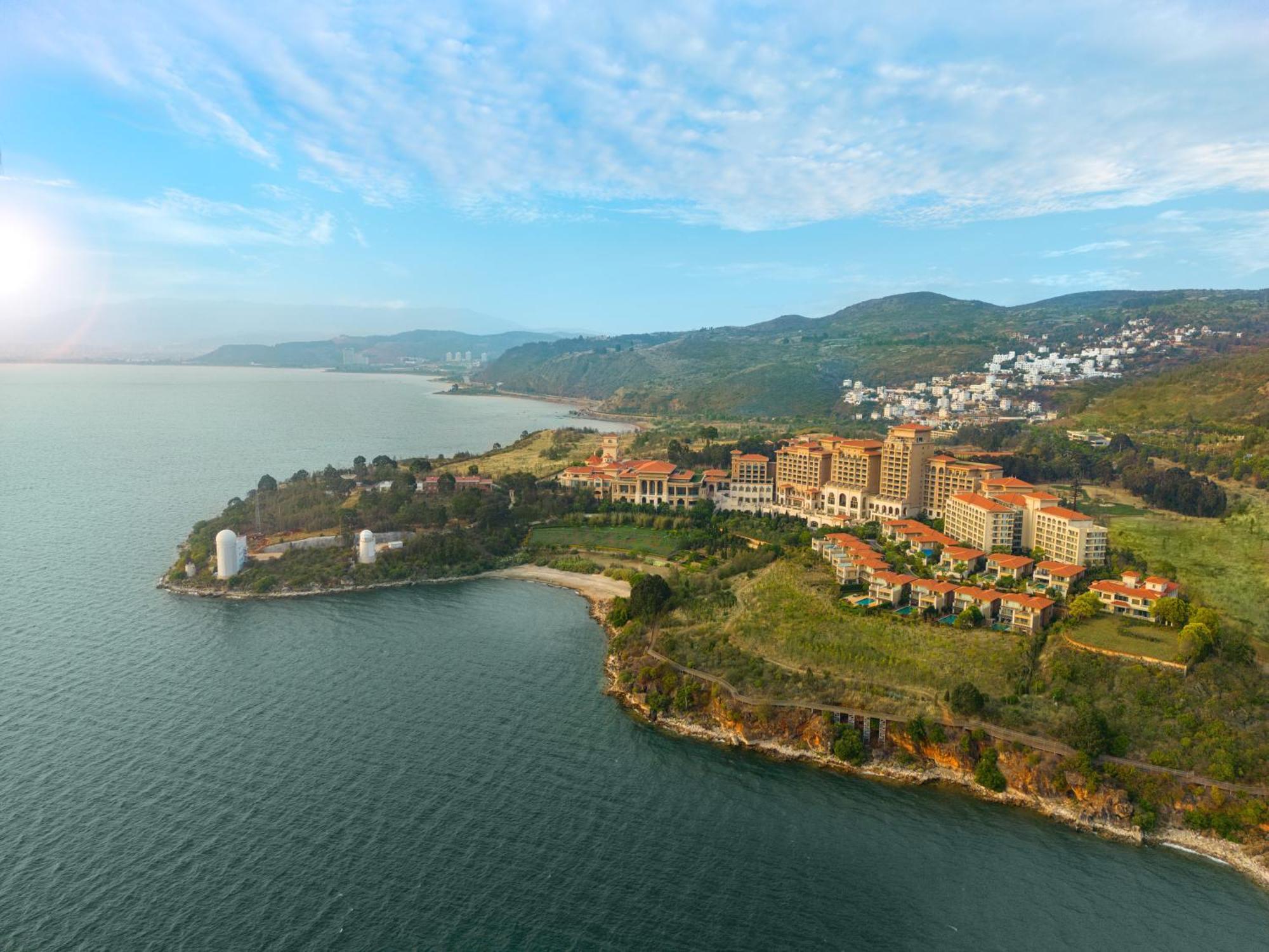 Hilton Yuxi Fuxian Lake Chengjiang  Екстер'єр фото